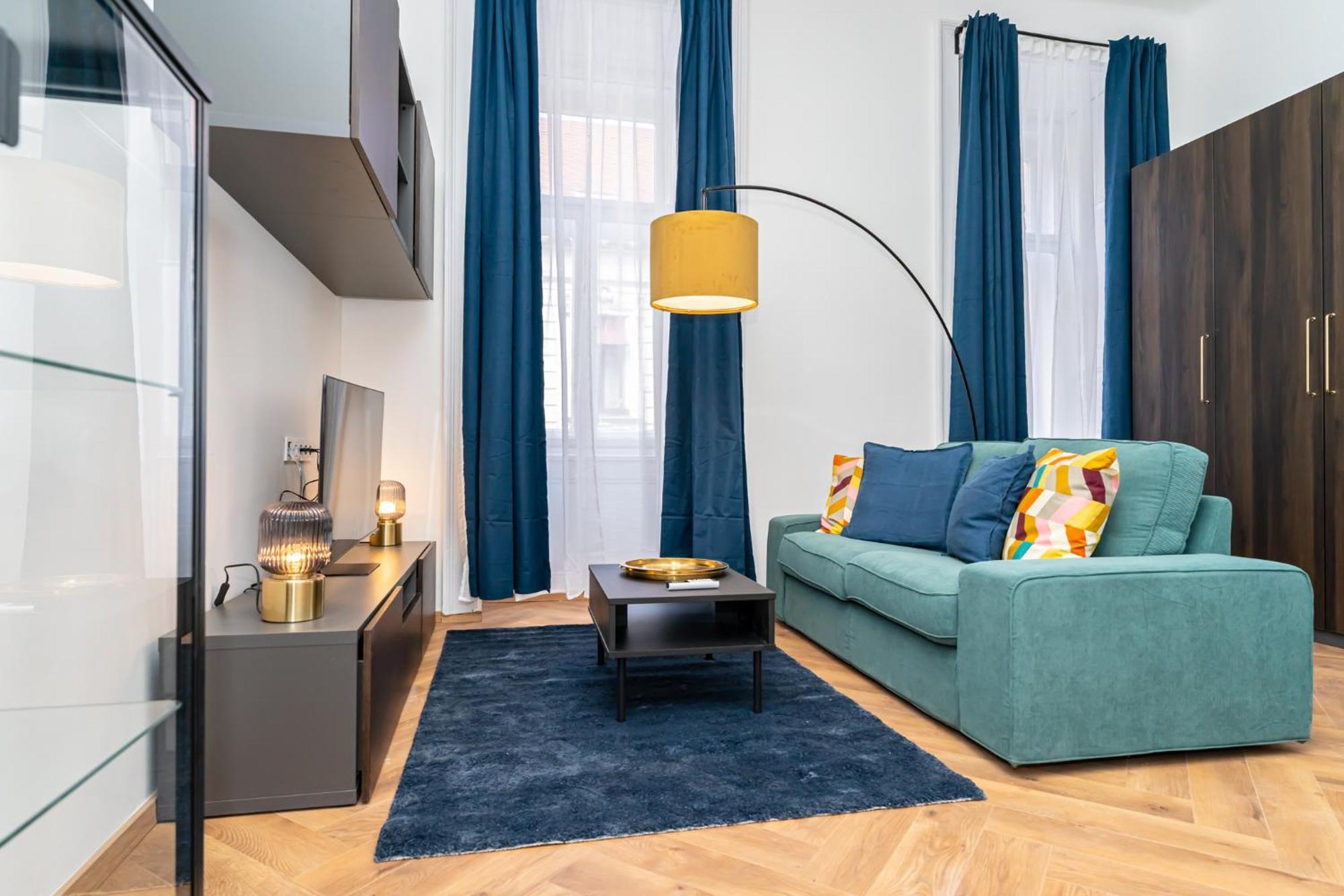 Gozsdu Court La Fontaine Apartment Budapest